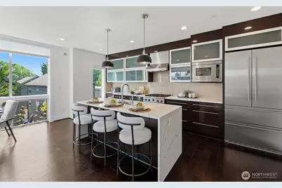 315 W Galer Street #107, Seattle, WA 98119 - Photo 5