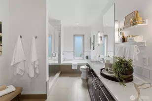 315 W Galer St, Seattle, WA 98119 - Photo 13
