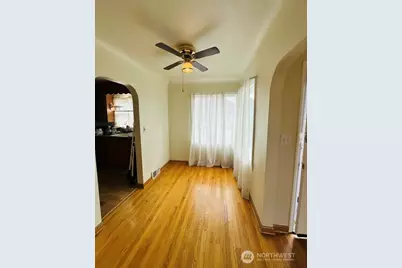 4137 54th Avenue SW, Seattle, WA 98116 - Photo 3