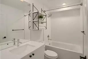 9553 Ashworth Ave N, Seattle, WA 98103 - Photo 15