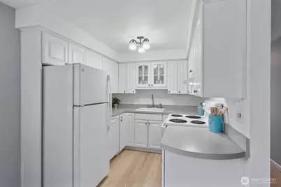 230 SW Clark Street #C-104, Issaquah, WA 98027 - Photo 9