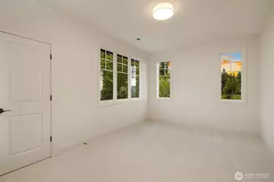 3489 NE Harrison St, Issaquah, WA 98029 - Photo 29
