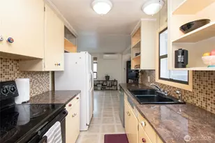 519 W 15th St, Port Angeles, WA 98362 - Photo 11