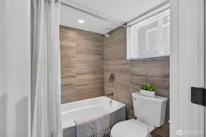 409 NE 60th Street, Seattle, WA 98115 - Photo 33