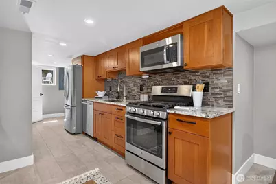 409 NE 60th Street, Seattle, WA 98115 - Photo 27