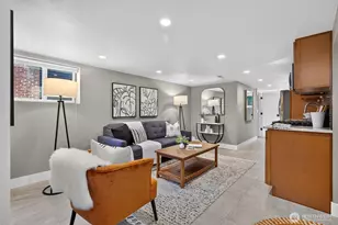 409 NE 60th St, Seattle, WA 98115 - Photo 29