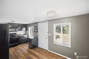 509 S 60th St, Tacoma, WA 98408 - Photo 9