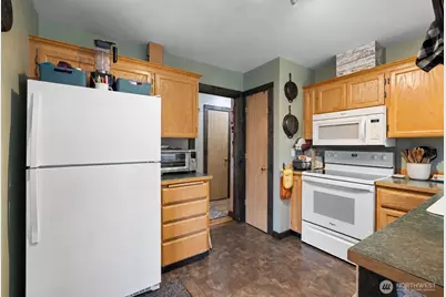 33911 50th Avenue E, Eatonville, WA 98328 - Photo 13