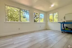 22045 Peter Grubb Rd SE, Renton, WA 98058 - Photo 13