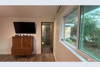 22045 Peter Grubb Road SE, Renton, WA 98058 - Photo 17