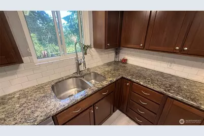 22045 Peter Grubb Road SE, Renton, WA 98058 - Photo 9
