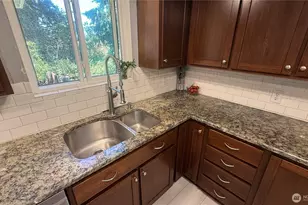 22045 Peter Grubb Rd SE, Renton, WA 98058 - Photo 9