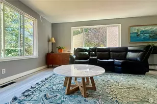 22045 Peter Grubb Rd SE, Renton, WA 98058 - Photo 3