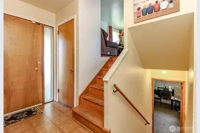 2633 Lake Youngs Court SE, Renton, WA 98058 - Photo 3
