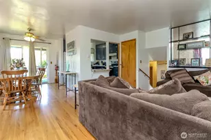 2633 Lake Youngs Ct SE, Renton, WA 98058 - Photo 9