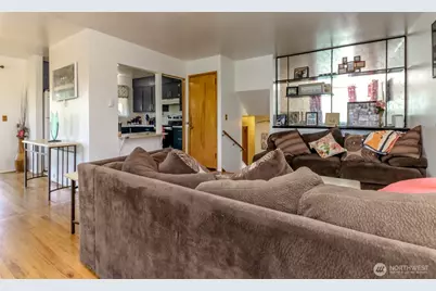 2633 Lake Youngs Court SE, Renton, WA 98058 - Photo 5