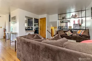 2633 Lake Youngs Ct SE, Renton, WA 98058 - Photo 5