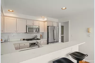 2167 Dexter Avenue N #402, Seattle, WA 98109 - Photo 7