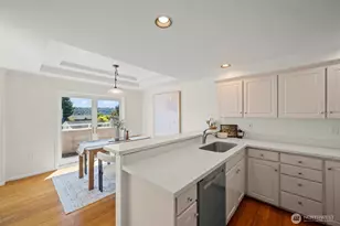 2167 Dexter Ave N, Seattle, WA 98109 - Photo 9