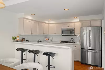 2167 Dexter Avenue N #402, Seattle, WA 98109 - Photo 13
