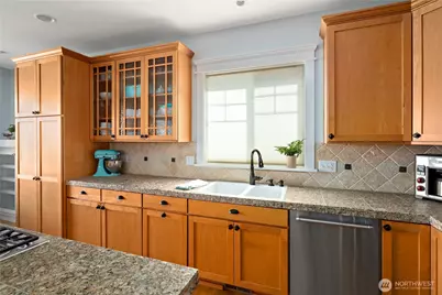 2402 J Avenue, Anacortes, WA 98221 - Photo 15