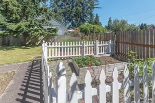 8821 221st Pl SW, Edmonds, WA 98026 - Photo 27