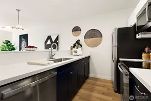5824 NE 75th St, Seattle, WA 98115 - Photo 13
