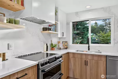 8837 34th Avenue SW, Seattle, WA 98126 - Photo 9
