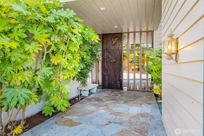 733 Tillamuk Drive, La Conner, WA 98257 - Photo 3