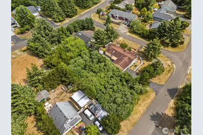 700 Island Circle SE, Ocean Shores, WA 98569 - Photo 35