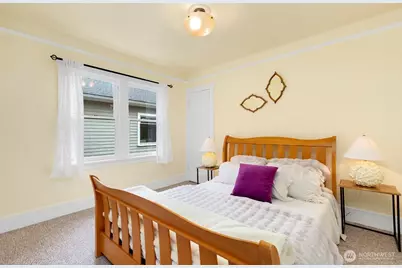 410 N 46th Street, Seattle, WA 98103 - Photo 15
