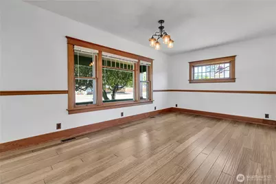 401 Varner Avenue SE, Orting, WA 98360 - Photo 5