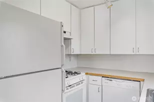 533 N 104th, Seattle, WA 98133 - Photo 7