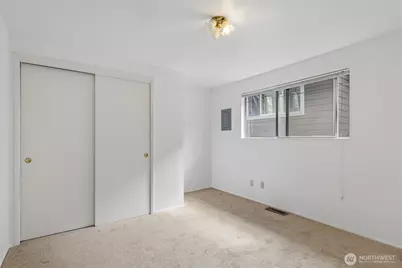 533 N 104th #B, Seattle, WA 98133 - Photo 9
