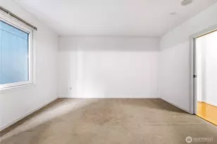 76 Cedar St, Seattle, WA 98121 - Photo 17