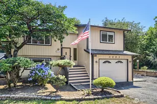3203 NE 195th St, Lake Forest Park, WA 98155 - Photo 1