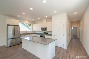 1917 W 10th St, Port Angeles, WA 98363 - Photo 11