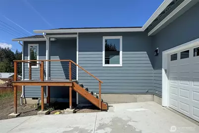 1917 W 10th Street, Port Angeles, WA 98363 - Photo 3