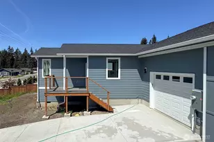 1917 W 10th St, Port Angeles, WA 98363 - Photo 33