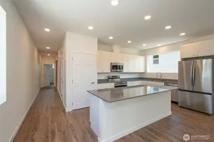 1911 W 10th St, Port Angeles, WA 98363 - Photo 9