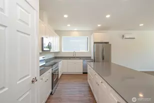1911 W 10th St, Port Angeles, WA 98363 - Photo 11