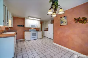 1325 23rd Ave SW, Puyallup, WA 98371 - Photo 9