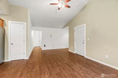 405 NW 7th Ave, Kelso, WA 98626 - Photo 5