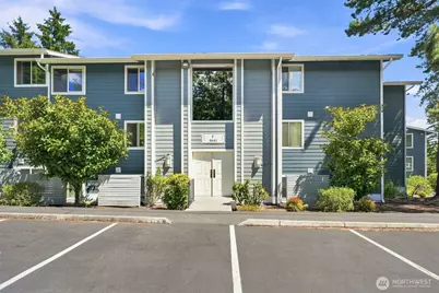 4641 W Lake Sammamish Parkway SE #F305, Issaquah, WA 98027 - Photo 3