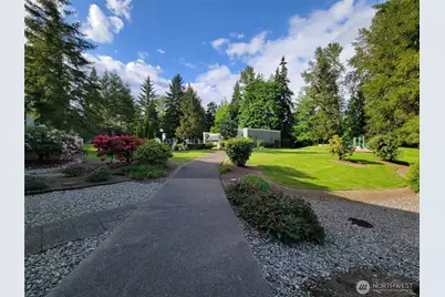 4641 W Lake Sammamish Parkway SE #F305, Issaquah, WA 98027 - Photo 33
