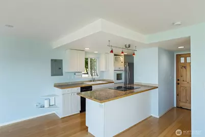 303 Church Avenue, Mukilteo, WA 98275 - Photo 5