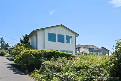 303 Church Avenue, Mukilteo, WA 98275 - Photo 3