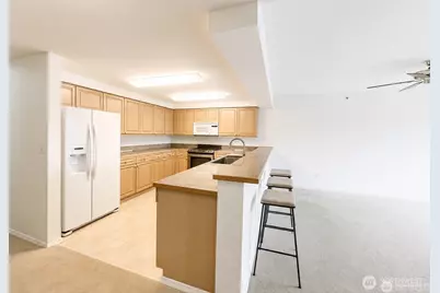 15020 Bothell Way NE #204, Lake Forest Park, WA 98155 - Photo 7