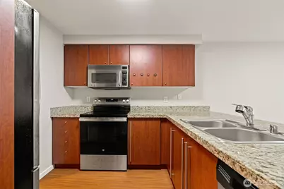 11309 NE 128th Street #F104, Kirkland, WA 98034 - Photo 3