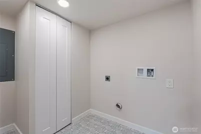 4015 Burton Place W, Seattle, WA 98199 - Photo 13